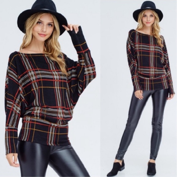 BEAUTIFUL BLACK PLAID WINTER KNIT TOP - Picture 3 of 5